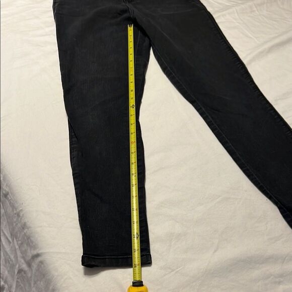 Classic Black Women's Skinny Jeans - Picture 3 of 5